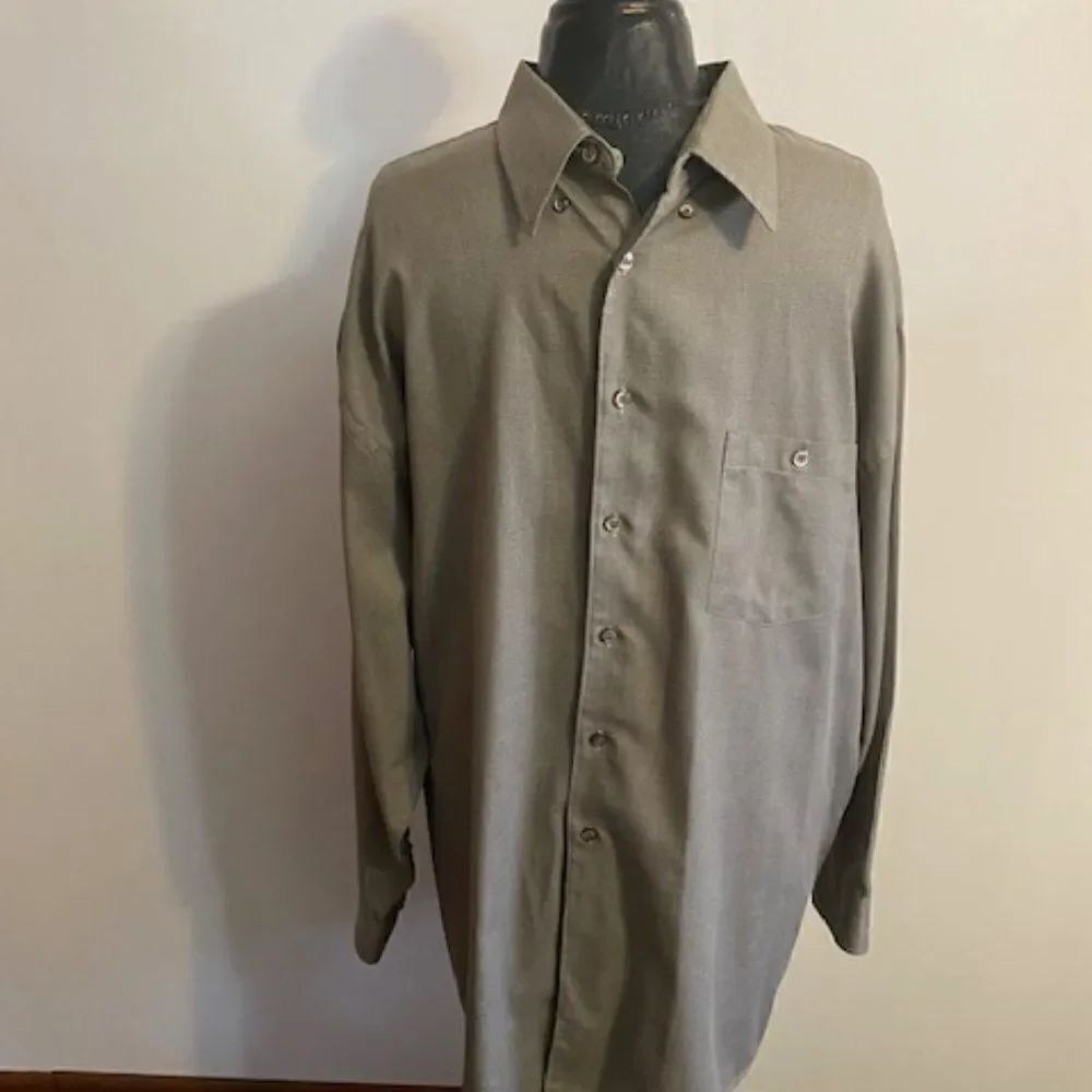 Stafford Relaxed Fit Green button-down shirt, size 18/34-35